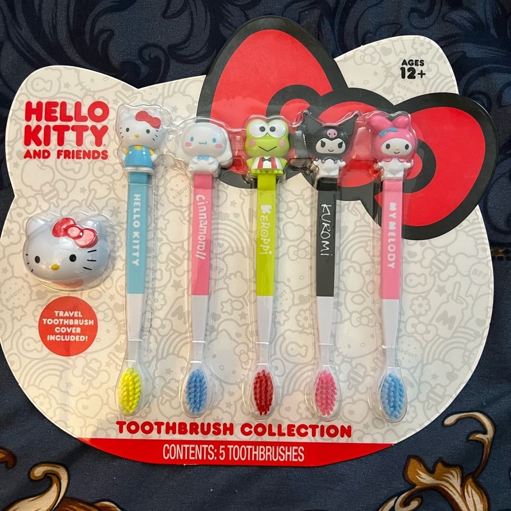 Hello Kitty Toothbrush Set
